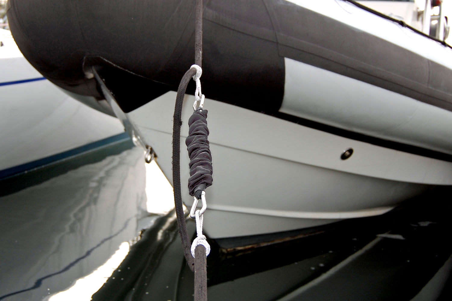 DockShockle™ Dock Line Snubber for Smaller Boats, Black, 12 (31 cm) - —  Davis Instruments